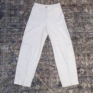 H&M OFF WHITE JEANS WITH CARGO POCKETS AND QUARTER ZIP UP THE BOTTOMS - SIZE 2